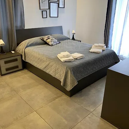 Marsascala Highly Finished 2 Bedroom Sleeping 5 Marsaskala
